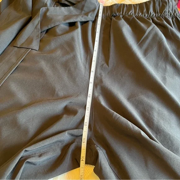 🪄 MAKE OFFER NWT Lululemon Black Wrap-Front Wide Leg HR Crop Size 12 - Picture 13 of 15